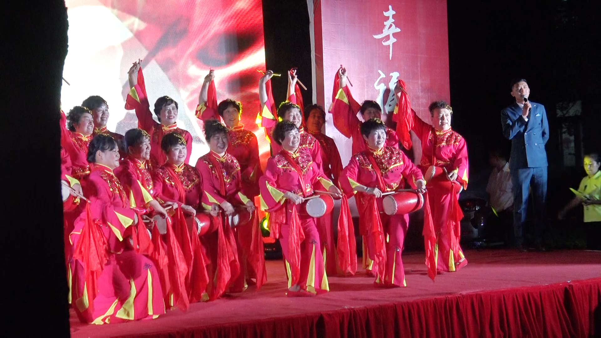 百家宴開(kāi)場(chǎng)舞